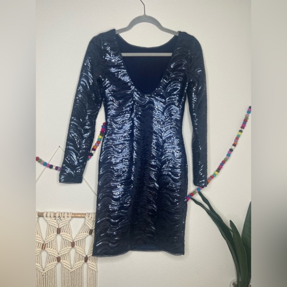 Vince Camuto dress sequin metallic blue Animal print sheath long sleeve party - Picture 4 of 5